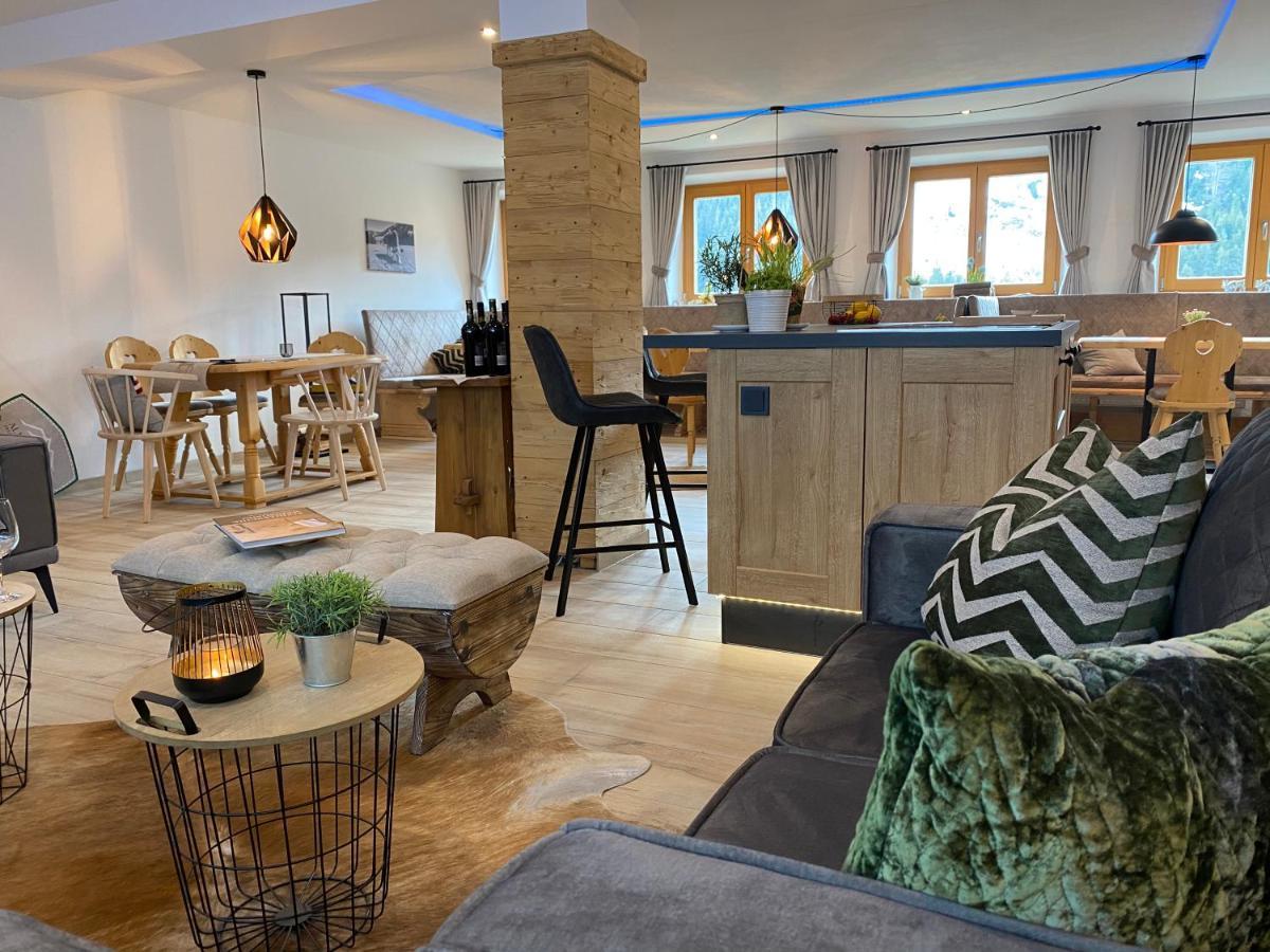 Alm Seasons Premium Chalet & Studios Заалбах-Хинтерглем Екстериор снимка